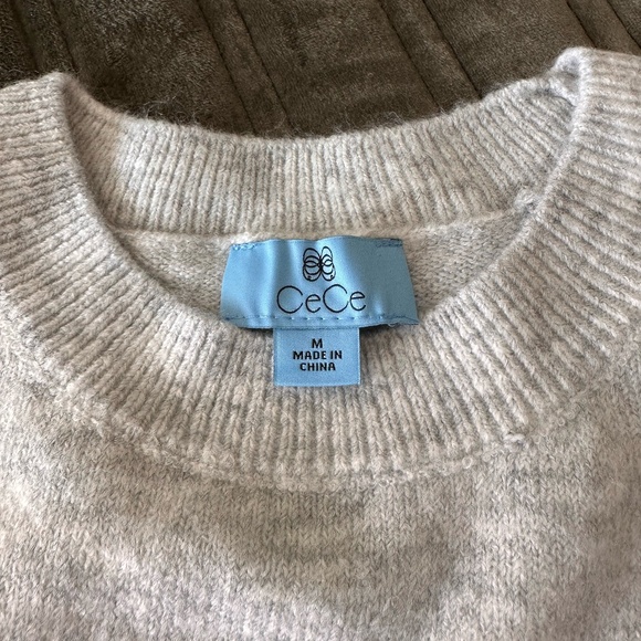 Believe Sweater - Picture 3 of 4